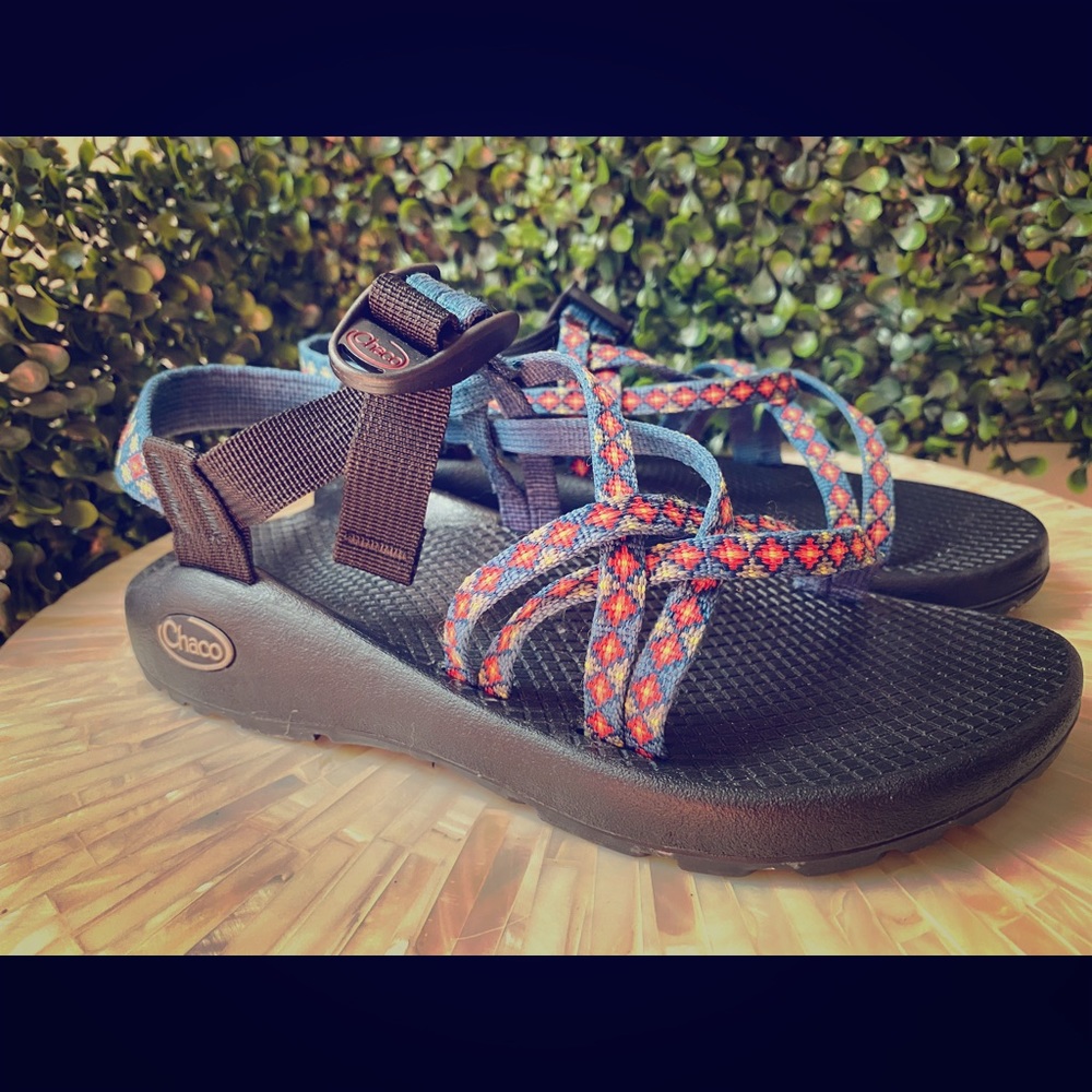 Chaco Performance Footwear Tribal Print SZ 6